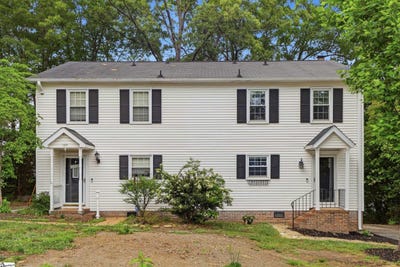 /international/us/111-village-court-greer-sc-110107714970/