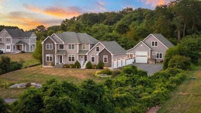 /international/us/586-hart-st-dighton-ma-110107981466/