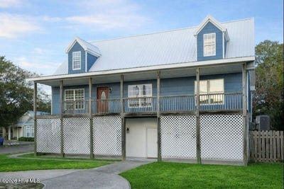 /international/us/100-moorefield-drive-carolina-beach-nc-110104600788/