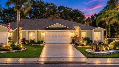 /international/us/2001-gardenia-landings-lane-sun-city-center-fl-110120610942/
