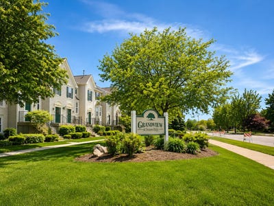 /international/us/1917-grandview-place-montgomery-il-110108178543/