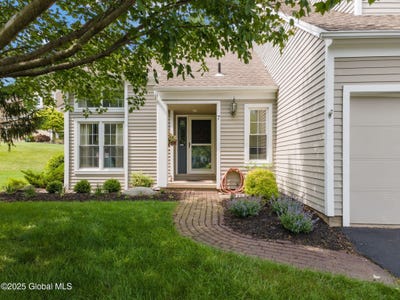 /international/us/7-ridgefield-drive-guilderland-ny-110100219494/