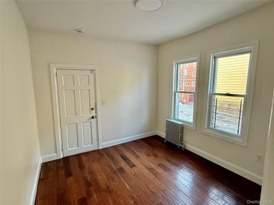 /international/us/137-lake-avenue-yonkers-ny-110108252454/
