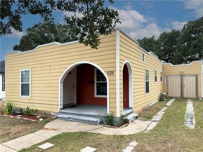 /international/us/629-w-yoakum-avenue-aransas-pass-tx-110119948637/