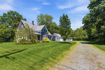 /international/us/18-nobscussett-road-dennis-ma-110108575773/