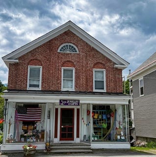 /international/us/34-school-street-chester-vt-110109134070/