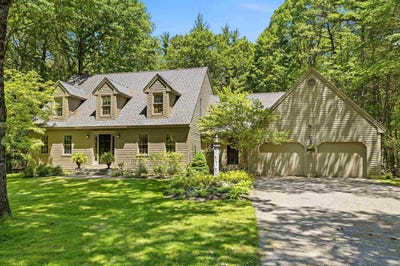 /international/us/10-pine-court-newfields-nh-110108629068/
