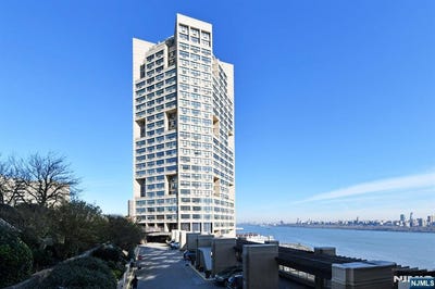 /international/us/7004-boulevard-e-guttenberg-nj-110107345452/