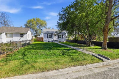 /international/us/616-9th-ave-n-nampa-id-110107488543/