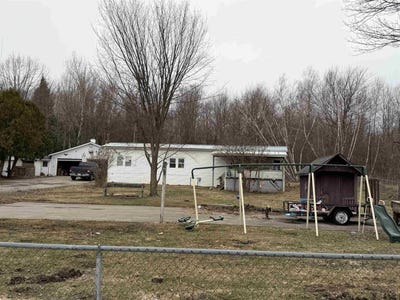 /international/us/179-pink-school-road-canton-ny-110106927181/