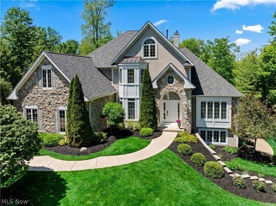 /international/us/5978-woodland-view-drive-medina-oh-110108495121/