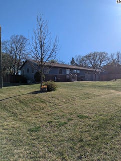 /international/us/102-court-st-little-river-ks-110108304034/