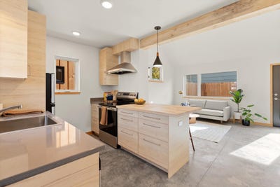 /international/us/1010-charlo-street-missoula-mt-110107615226/