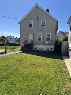 /international/us/12-sears-st-new-bedford-ma-110108656336/