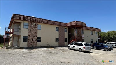 /international/us/935-linde-street-new-braunfels-tx-110095704520/