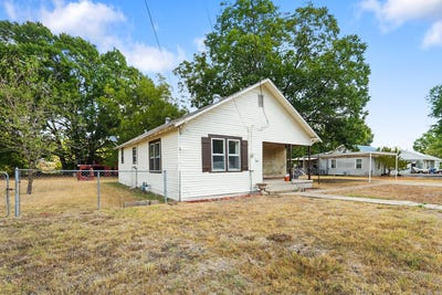 /international/us/1001-s-27th-street-corsicana-tx-110110304971/