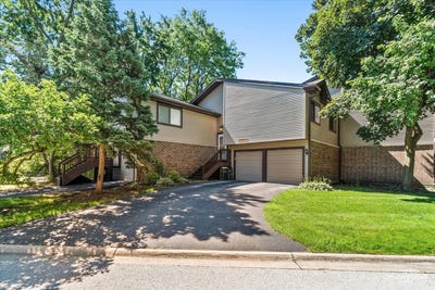 /international/us/29w365-thornwood-lane-warrenville-il-110109003173/