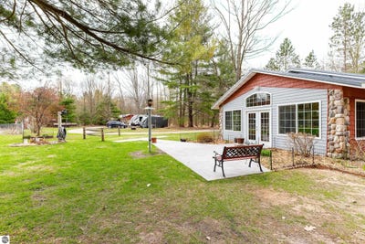 /international/us/20802-e-trails-end-trail-interlochen-mi-110107809785/