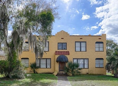 /international/us/426-e-citrus-avenue-eustis-fl-110100978005/