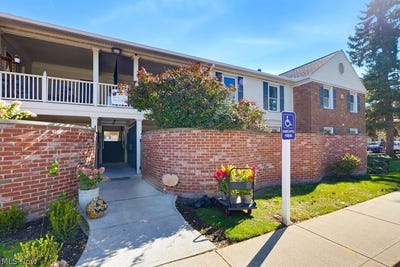 /international/us/2109-glouchester-drive-lyndhurst-oh-110120486236/
