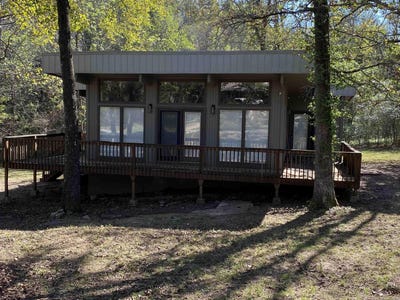 /international/us/18-pequot-drive-cherokee-village-ar-110120487643/