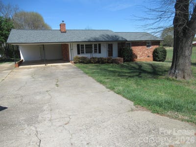 /international/us/1330-davis-road-lincolnton-nc-110108412655/