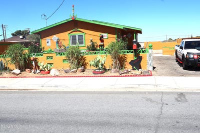 /international/us/12339-boron-avenue-boron-ca-110101267633/