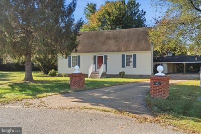 /international/us/160-rouzie-drive-tappahannock-va-110120461368/