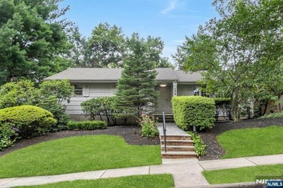 /international/us/154-summit-avenue-waldwick-nj-110101455638/