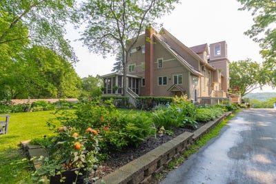/international/us/240-oak-street-w-stillwater-mn-110109163761/