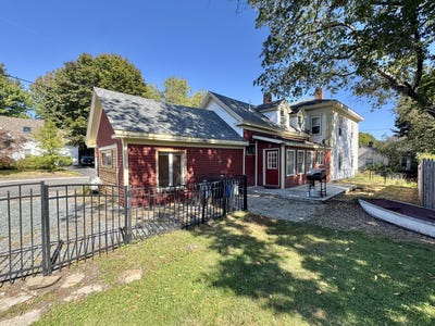 /international/us/44-bridge-street-bucksport-me-110120004313/