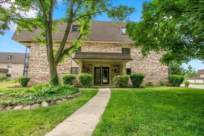 /international/us/9178-south-road-e-palos-hills-il-110100353619/
