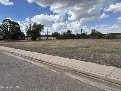 /international/us/120-w-lewis-avenue-ash-fork-az-110110209812/