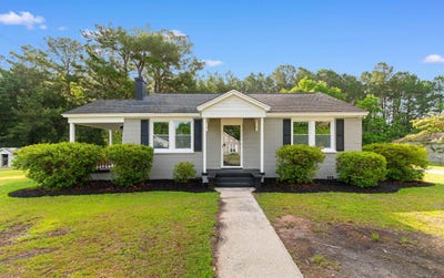 /international/us/305-s-magnolia-ave-andrews-sc-110108345310/