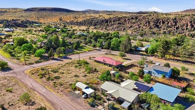 /international/us/706-w-court-ave-fort-davis-tx-110107655789/
