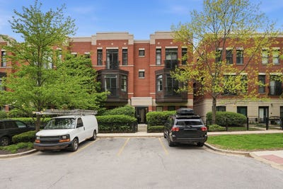 /international/us/944-w-15th-place-chicago-il-110107824280/