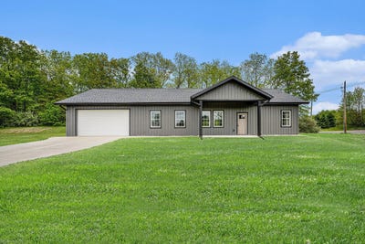 /international/us/23028-county-road-354-lawton-mi-110099722573/