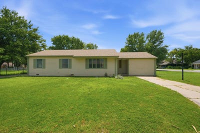 /international/us/303-e-4th-ave-cheney-ks-110108742512/