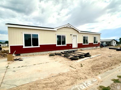 /international/us/1461-e-5975-s-vernal-ut-110100471235/