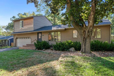 /international/us/4848-arlington-drive-hopkins-mn-110108716389/