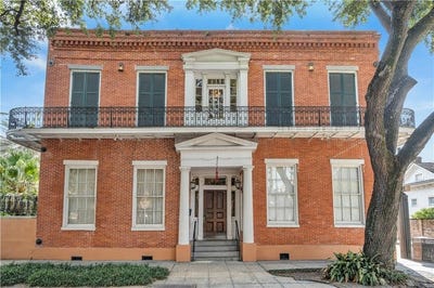 /international/us/740-esplanade-avenue-7-11-new-orleans-la-110107005551/