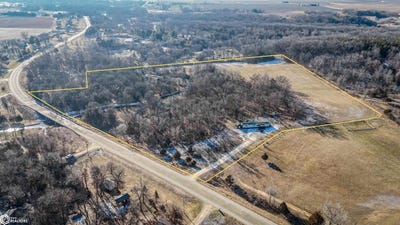 /international/us/2327-jefferson-road-manchester-ia-110105193137/