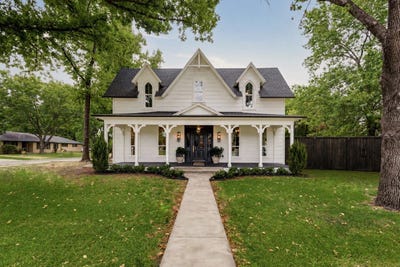 /international/us/300-e-division-street-pilot-point-tx-110107952763/
