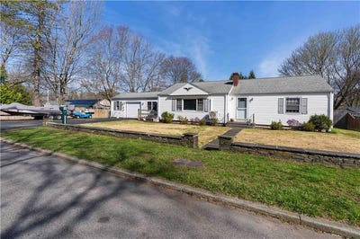 /international/us/11-terrace-drive-bristol-ri-110107692147/