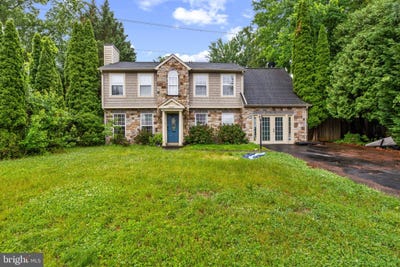 /international/us/5797-rockcliff-lane-woodbridge-va-110108467594/