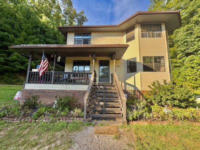 /international/us/310-walter-street-north-tazewell-va-110109977391/