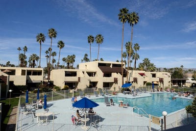 /international/us/1655-e-palm-canyon-drive-palm-springs-ca-110106152341/