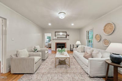 /international/us/203-n-estes-drive-chapel-hill-nc-110110242378/