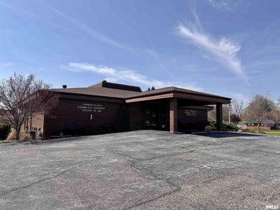 /international/us/909-e-grant-street-macomb-il-110098683419/