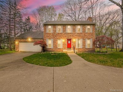 /international/us/3688-old-creek-road-rochester-hills-mi-110108022989/